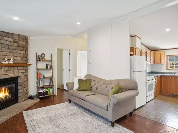 East Hampton, NY 11937,337 Three Mile Harbo #10