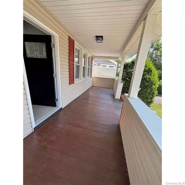 Valley Stream, NY 11580,89 N GROVE ST #1