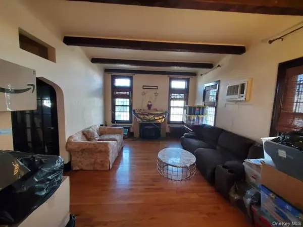 East Rockaway, NY 11518,153 Main ST