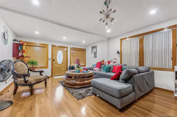 South Ozone Park, NY 11420,130-10 121st ST