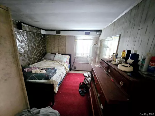 Medford, NY 11763,549 Granny RD