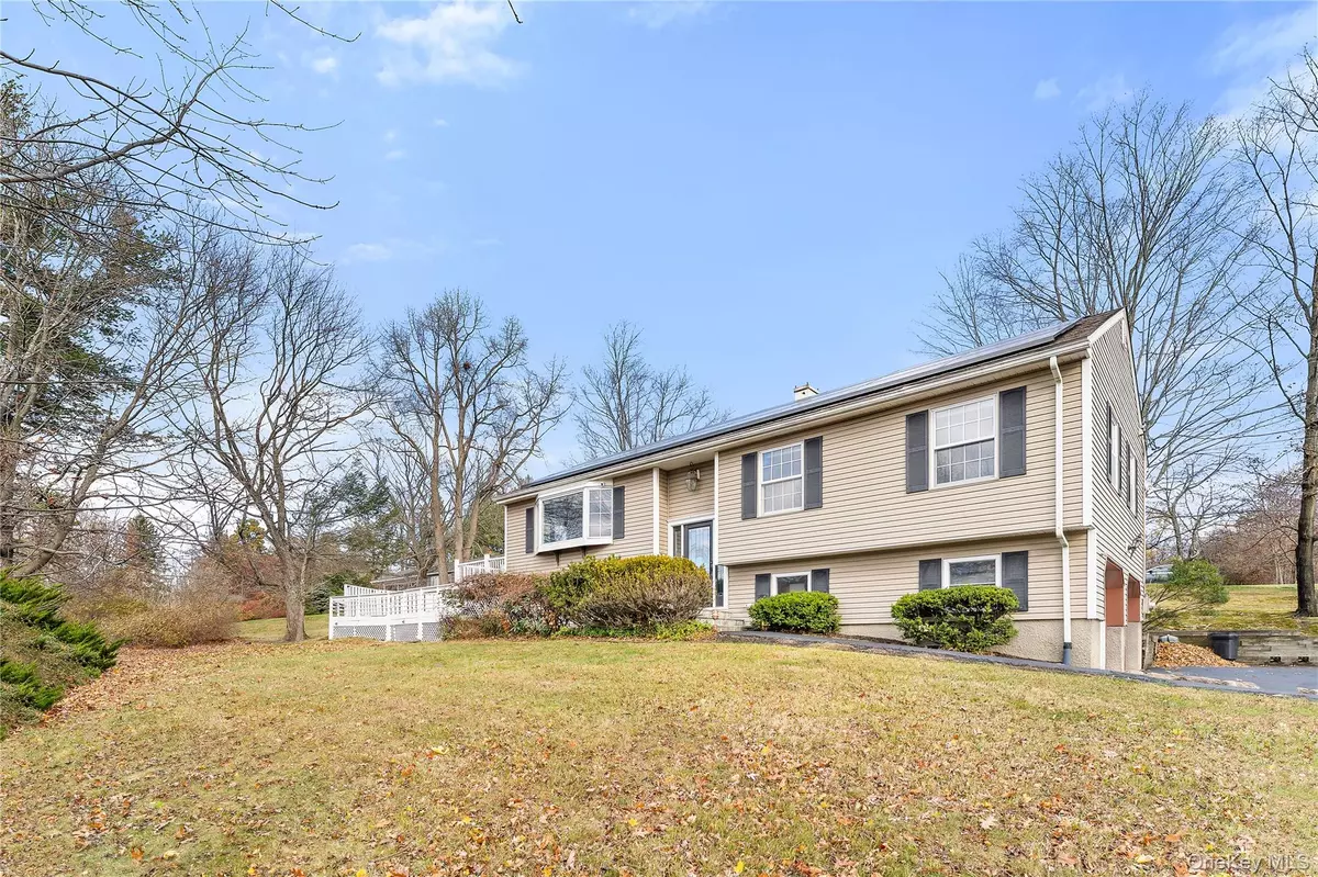 Ossining, NY 10562,70 Cedar LN