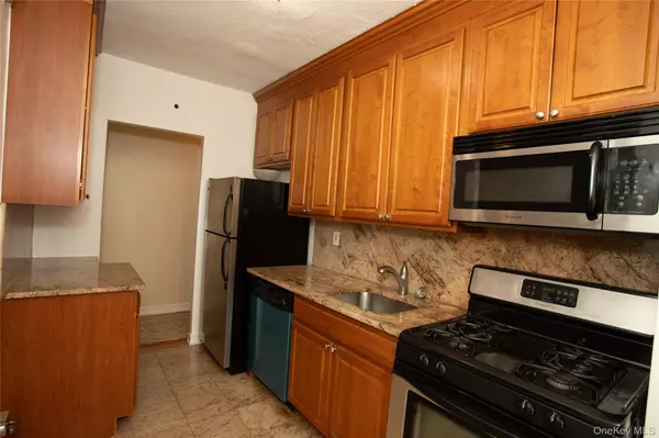 Woodside, NY 11377,5605 31st AVE #5