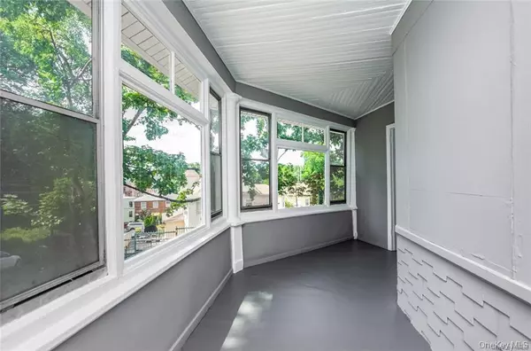 Yonkers, NY 10705,17 Landscape AVE