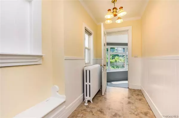 Yonkers, NY 10705,17 Landscape AVE