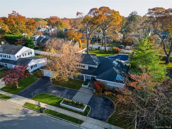 Rockville Centre, NY 11570,12 Combes AVE