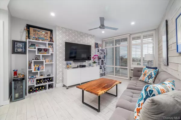 Long Beach, NY 11561,830 Shore RD #1G