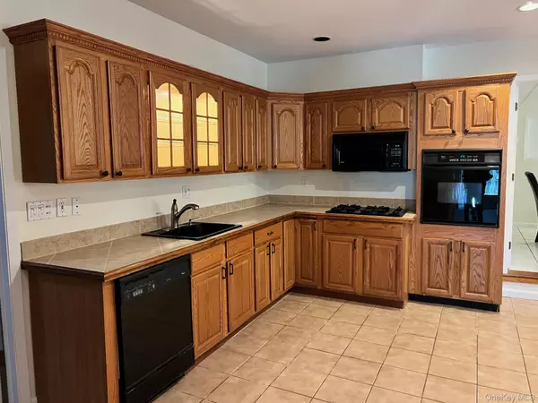 Cold Spring Harbor, NY 11724,Address not disclosed