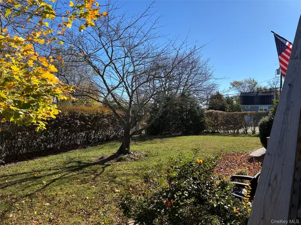 Hampton Bays, NY 11946,40 Canoe Place RD #4