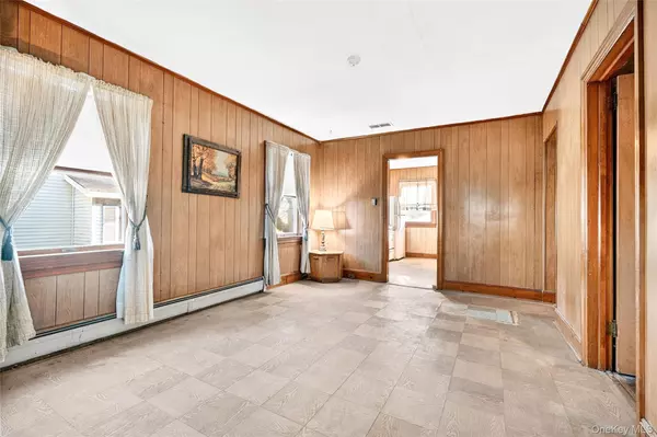 Suffern, NY 10901,7 Pioneer AVE