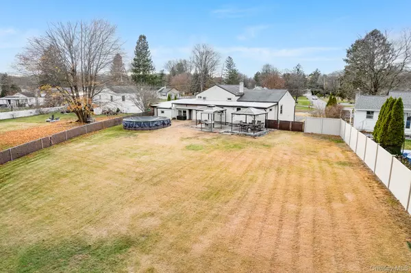 Hyde Park, NY 12538,15 Franklin RD