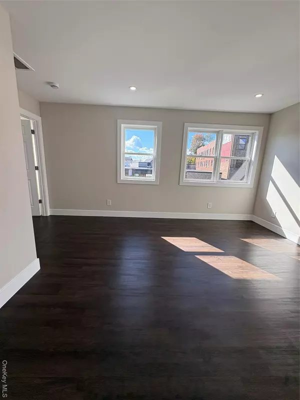 Poughkeepsie, NY 12601,579 Main st