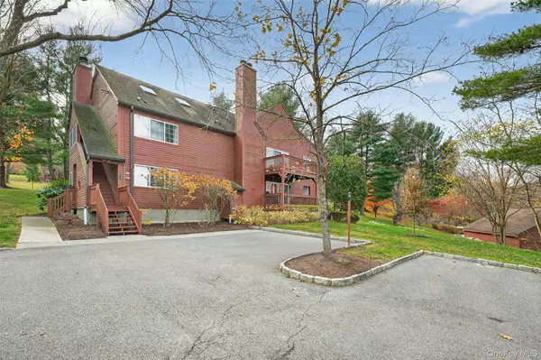 Brewster, NY 10509,201 Tamarack LN