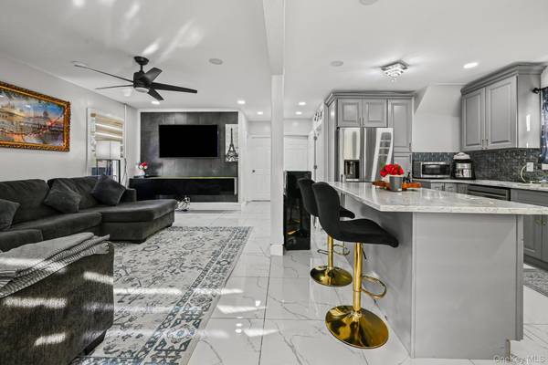 Valley Stream, NY 11580,113 Kent RD