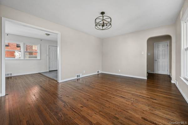 Valley Stream, NY 11580,6 Central CT