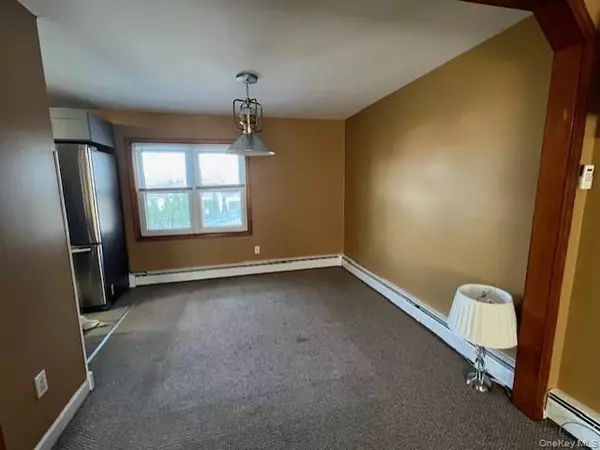 Lindenhurst, NY 11757,276 S 8th ST