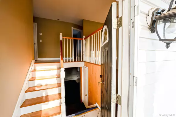 Huntington, NY 11743,13A Homeland DR