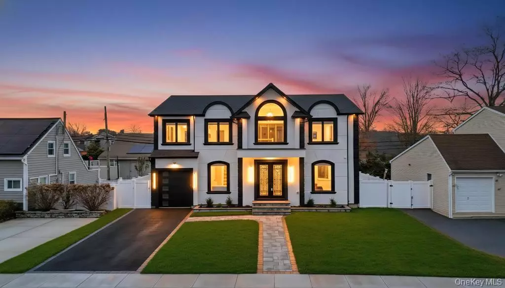 Levittown, NY 11756,41 Coachman LN