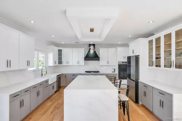 Levittown, NY 11756,41 Coachman LN