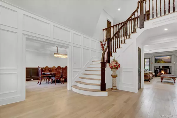 Old Westbury, NY 11568,119 Wheatley RD