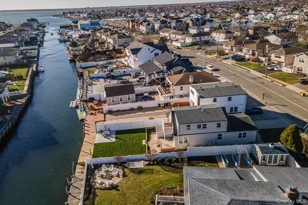 Massapequa, NY 11758,55 Alhambra RD