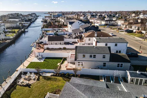 Massapequa, NY 11758,55 Alhambra RD