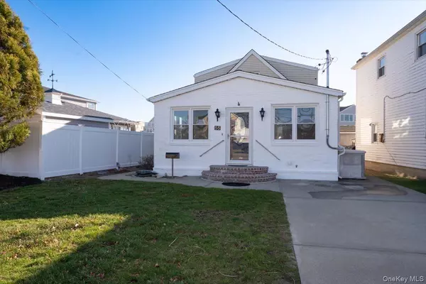 55 Alhambra RD, Massapequa, NY 11758