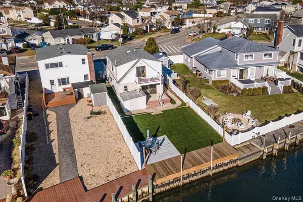 Massapequa, NY 11758,55 Alhambra RD