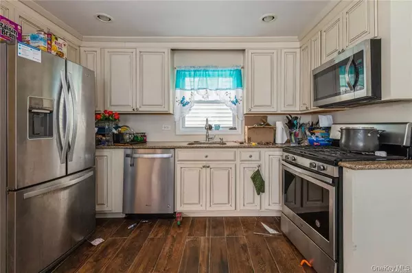 Howard Beach, NY 11414,10223 164th DR