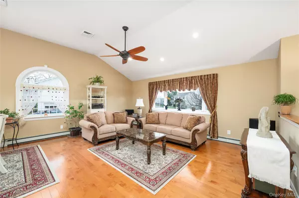 New Windsor, NY 12553,293 Garden ST