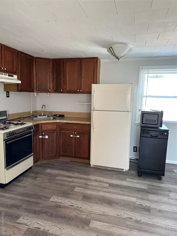 Franklin Square, NY 11010,626 Wool AVE