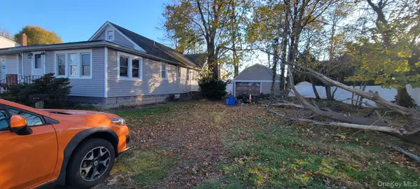 Lindenhurst, NY 11757,11 45th ST