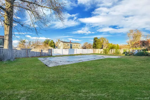 Bay Shore, NY 11706,273 Delaware AVE