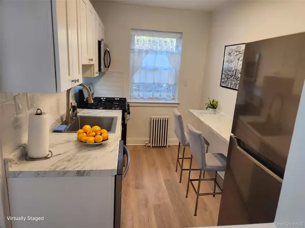 Glen Oaks, NY 11004,264-37A Langston AVE #A