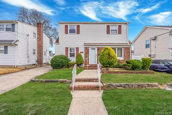 18 Jasper ST, Valley Stream, NY 11580