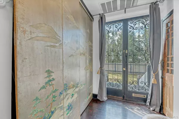 Mastic Beach, NY 11951,23 Wavecrest DR