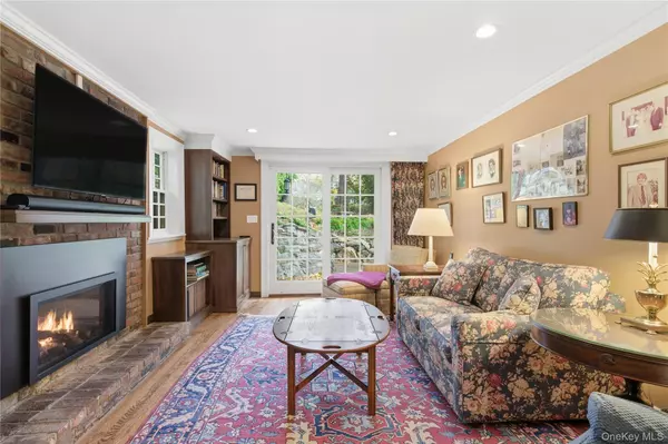 Huntington, NY 11743,144 West Neck RD