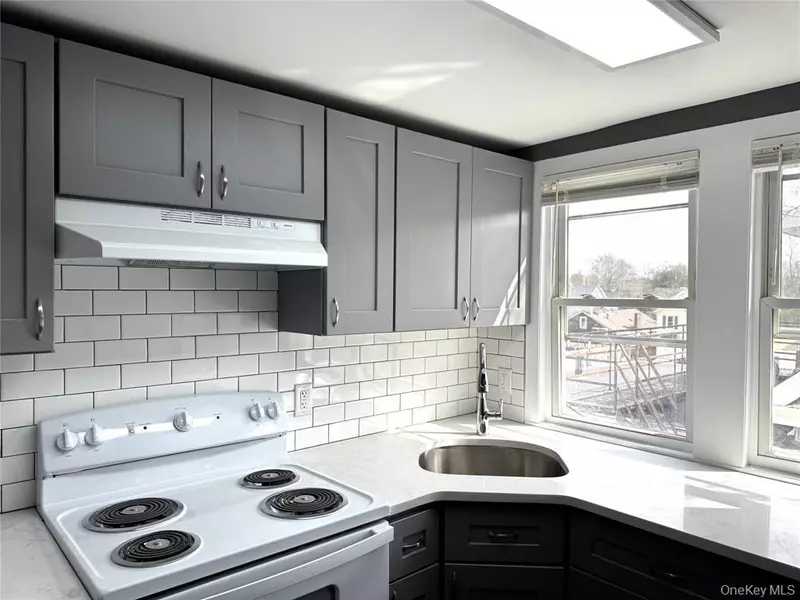 23 Collegeview AVE #23-8, Poughkeepsie, NY 12603