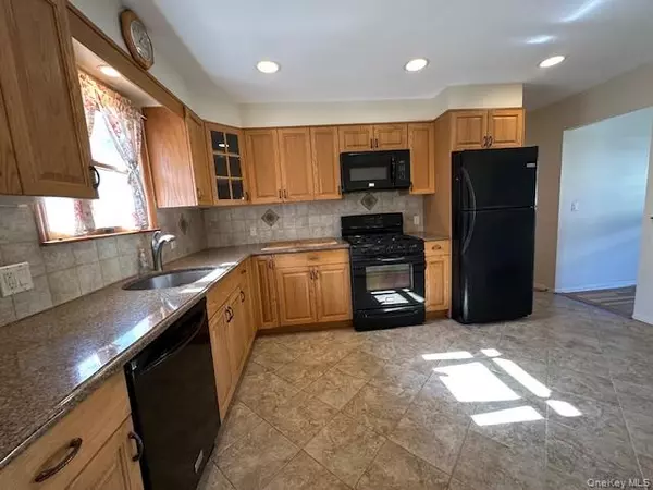 Elmont, NY 11003,216 Hill AVE