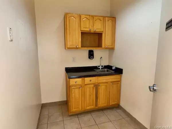 Bronx, NY 10458,625 E Fordham RD