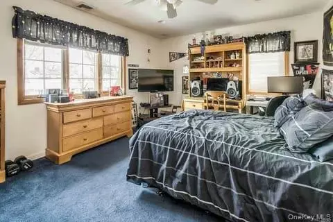 Hicksville, NY 11801,24 Cable LN