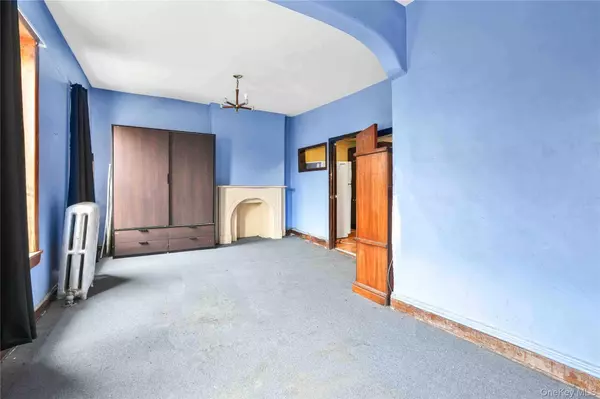 Brooklyn, NY 11221,695 Quincy ST