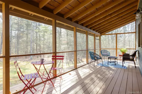 Kingston, NY 12401,827 Ashokan RD