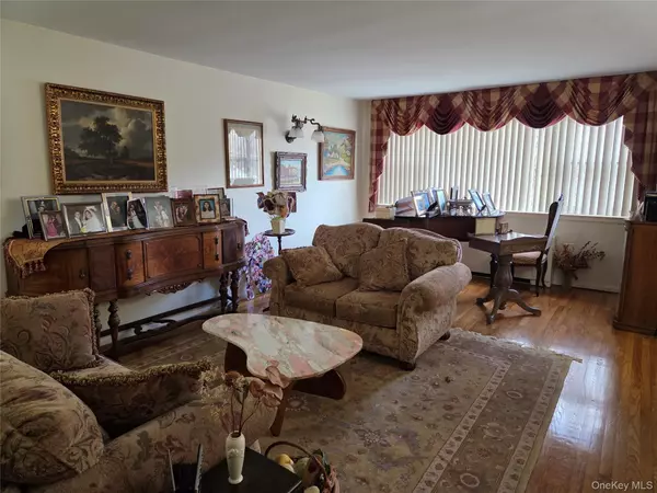 Cedarhurst, NY 11516,463 Summit AVE #2F