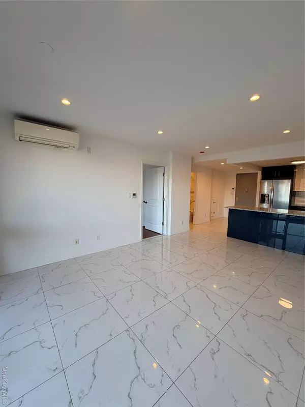 Elmhurst, NY 11373,4516 83RD ST #E-4H