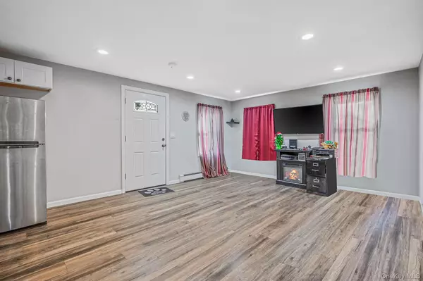 Shirley, NY 11967,15 Lafayette DR