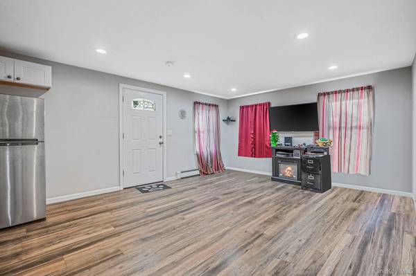 Shirley, NY 11967,15 Lafayette DR