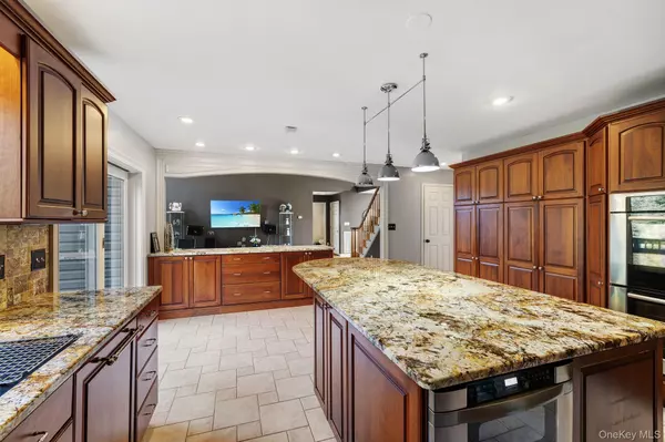 New Windsor, NY 12553,1010 Pine VW