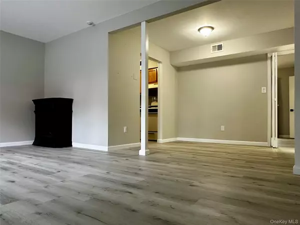 Middle Island, NY 11953,143 Bailey CT #143