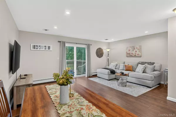 Pine Bush, NY 12566,100 Boniface DR #17C